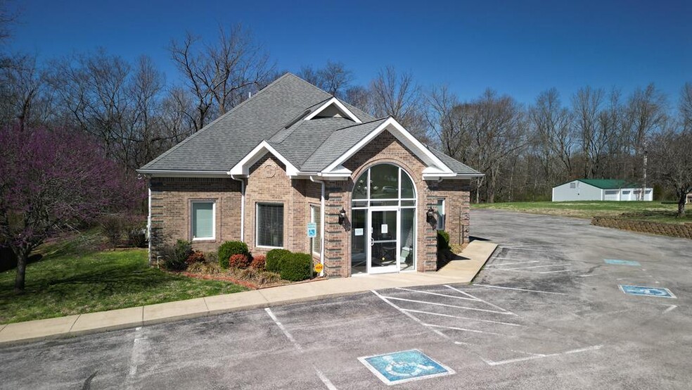 Primary Photo Of 315 Cool Water Ct, Hopkinsville Medical For Sale