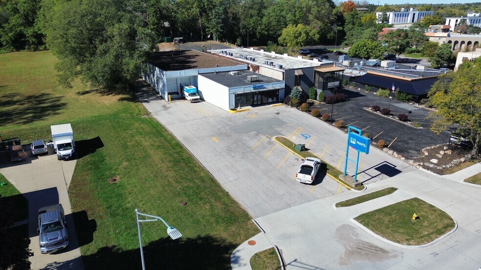 More Photos Of 1220 8th St, West Des Moines Freestanding For Sale