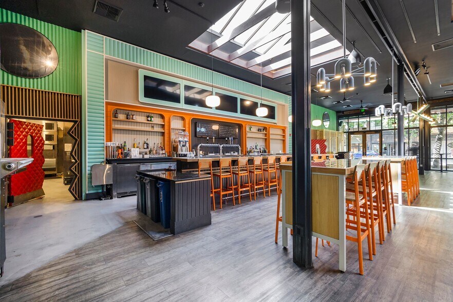 More Photos Of 229 Broadway St, Chico Bar For Sale