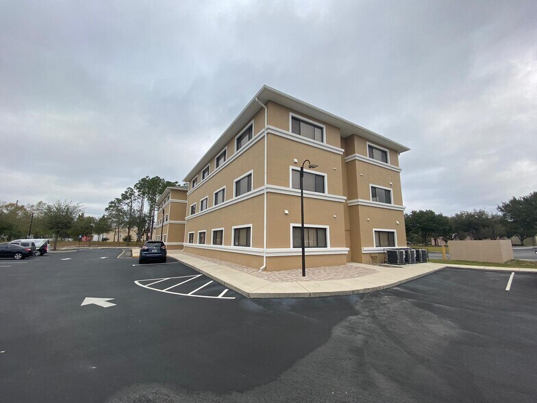 More Photos Of 1490 Sunshadow Dr, Casselberry Loft Creative Space For Lease