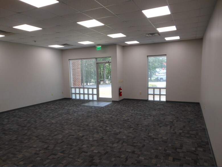 More Photos Of 10404 Chapel Hill Rd, Morrisville Light Distribution For Lease
