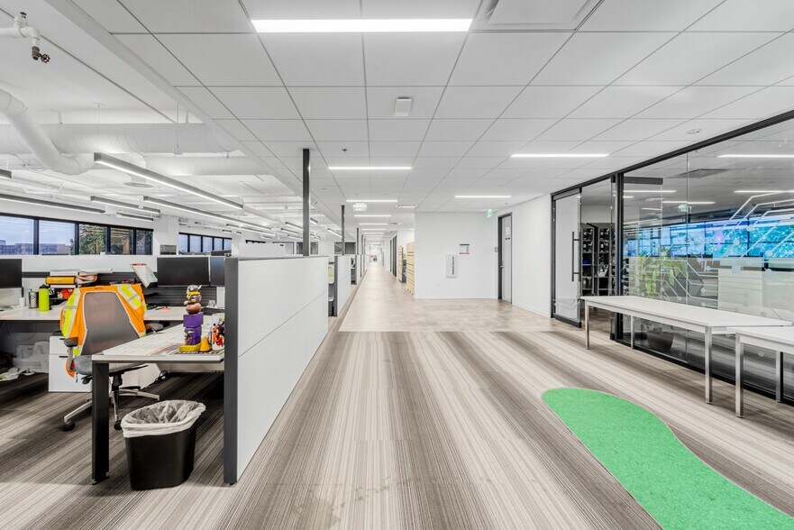 More Photos Of 4910 Airport Plaza Dr, Long Beach Loft Creative Space For Lease