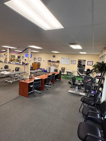 More Photos Of 1691-1699 N Bethlehem Pike, Hatfield Storefront For Lease