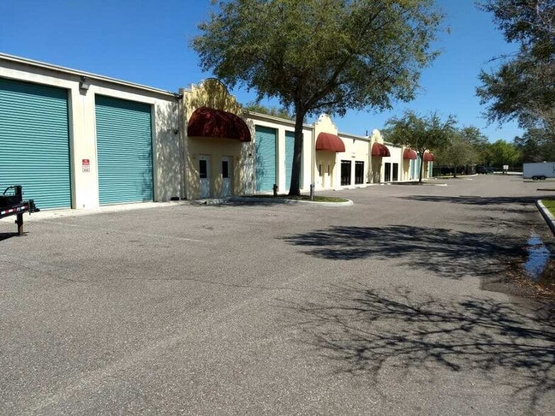 More Photos Of 7064 Sampey Rd, Groveland Light Manufacturing For Lease