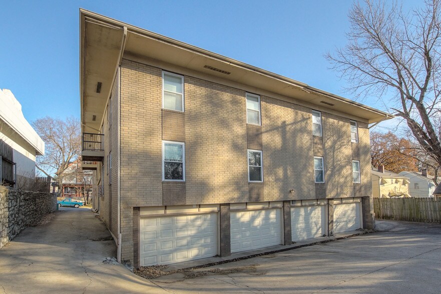 More Photos Of 7504 Wyoming St, Kansas City Apartments For Sale