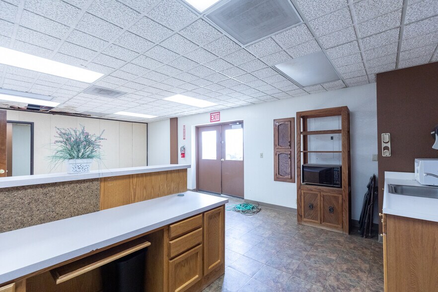 More Photos Of 1249 E Ridgecrest Blvd, Ridgecrest Office For Sale