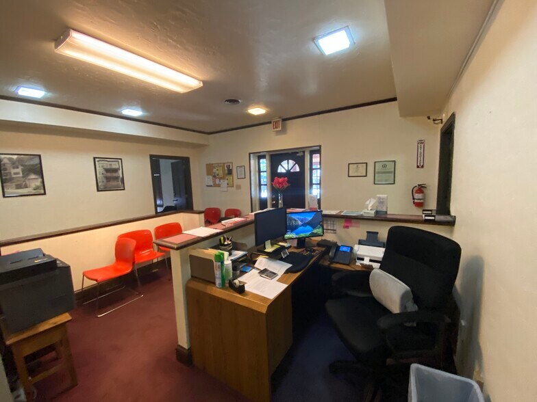 More Photos Of 261 Common St, Lawrence Office For Sale