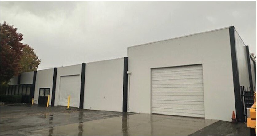 More Photos Of 113 Commerce Cir, Sacramento Warehouse For Sale