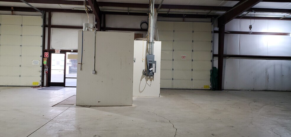 More Photos Of 2739 SW High Desert Dr, Prineville Warehouse For Lease