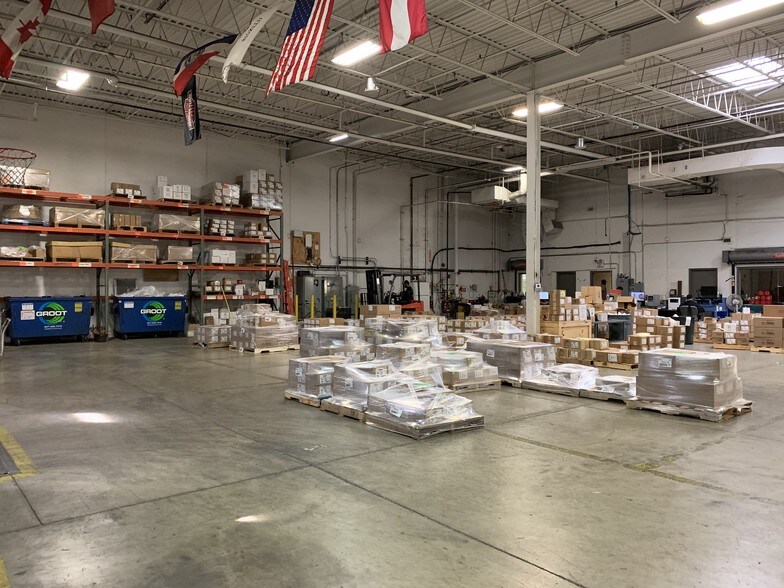 More Photos Of 462 Camden Dr, Bloomingdale Manufacturing For Sale