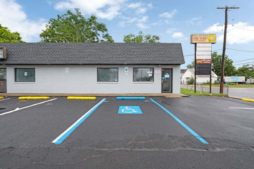 Primary Photo Of 201-211 Kates Blvd, Millville General Retail For Sale