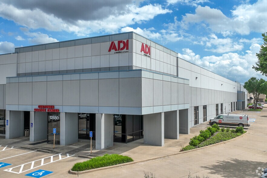 More Photos Of 12880 Valley Branch Ln, Farmers Branch Distribution For Lease