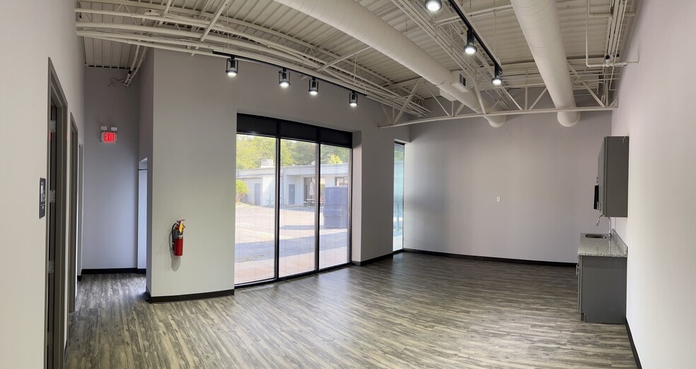 More Photos Of 3000 Northwoods Pky, Norcross Unknown For Lease