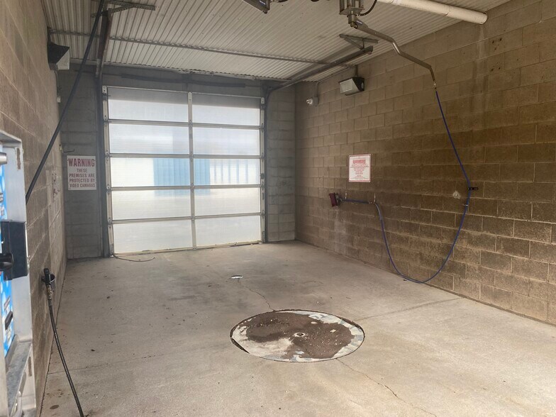 More Photos Of 1416 Center Ave, Oostburg General Retail For Sale