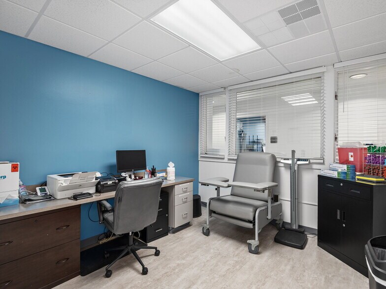 More Photos Of 7 McDowell St, Asheville Medical For Sale