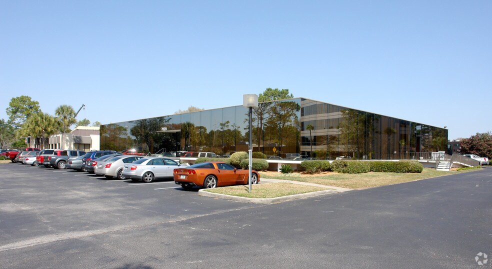 More Photos Of 7899 Baymeadows Way, Jacksonville Office For Lease