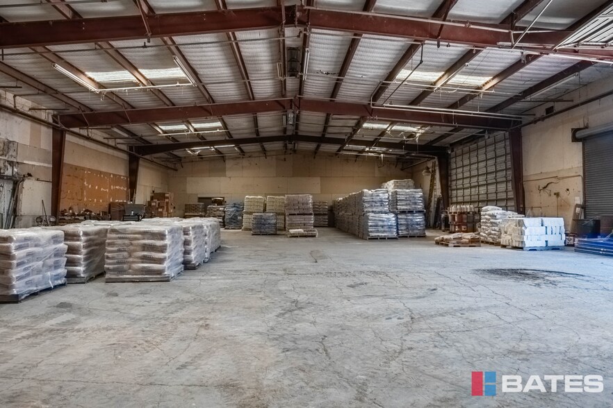 More Photos Of 1812 Garden Spring Dr, Dallas Warehouse For Sale