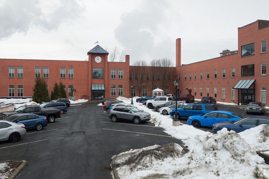 More Photos Of 79 Warren St, Glens Falls Apartments For Lease