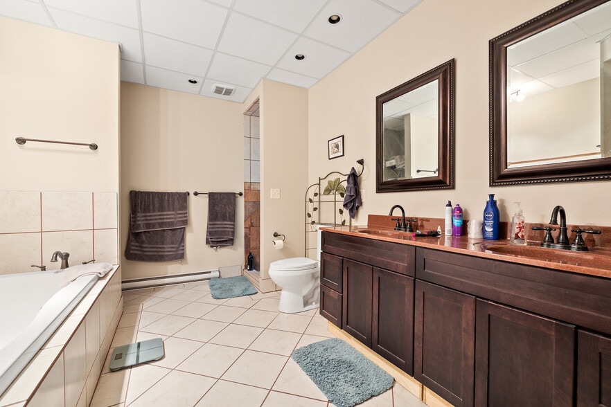 More Photos Of 603 N River St, Hot Springs Hotel For Lease