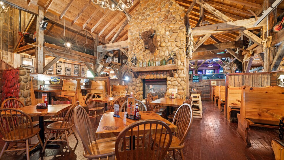 More Photos Of 1815 Bagnell Dam Blvd, Lake Ozark Restaurant For Sale