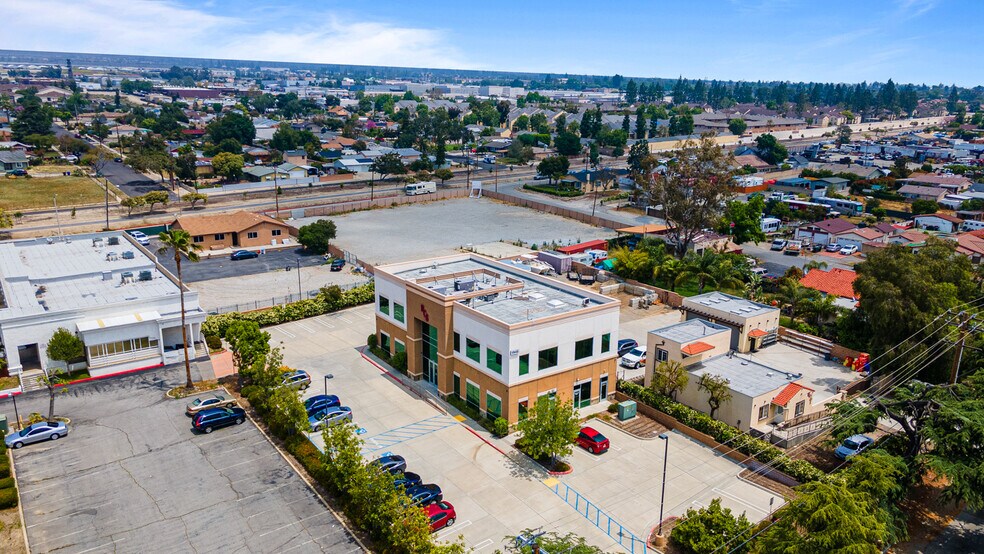 More Photos Of 1945 W 9th St, Upland Loft Creative Space For Lease