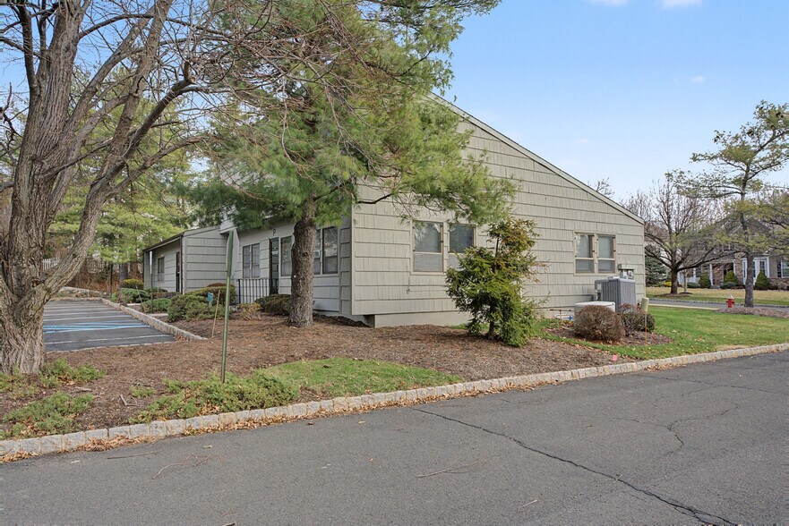 More Photos Of 31P Mountain Boulevard, Warren Office For Lease