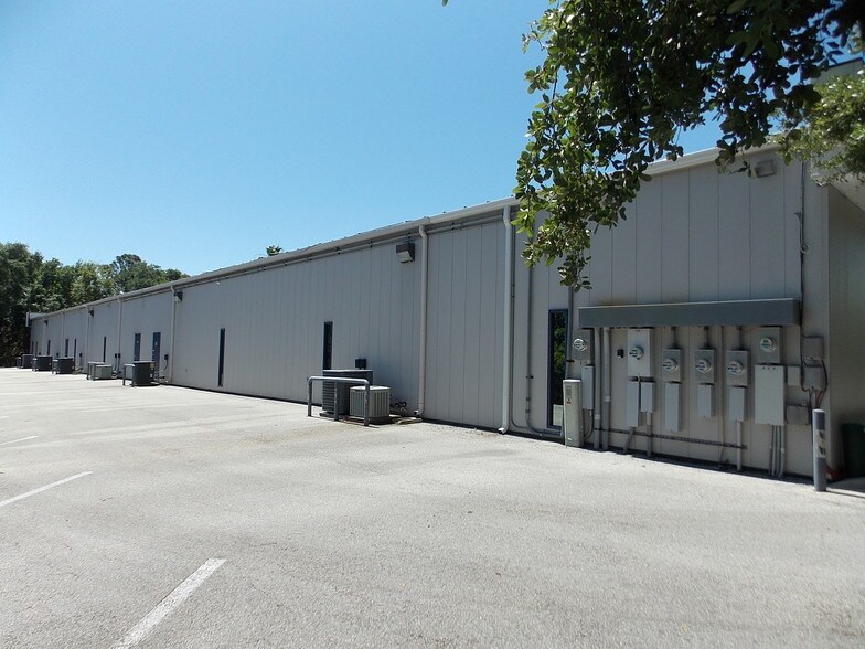 More Photos Of 335 Pineda Ct, Melbourne Unknown For Lease