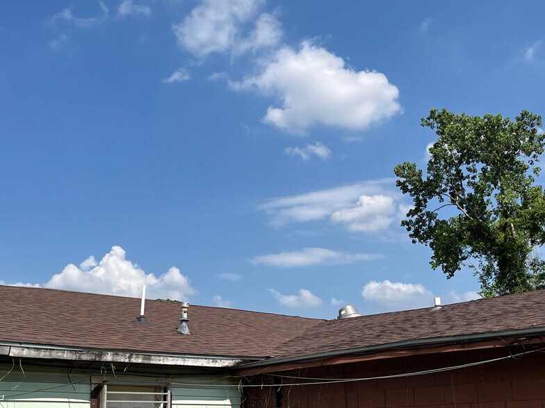 More Photos Of 9305 N Wayside Dr, Houston Office Residential For Sale