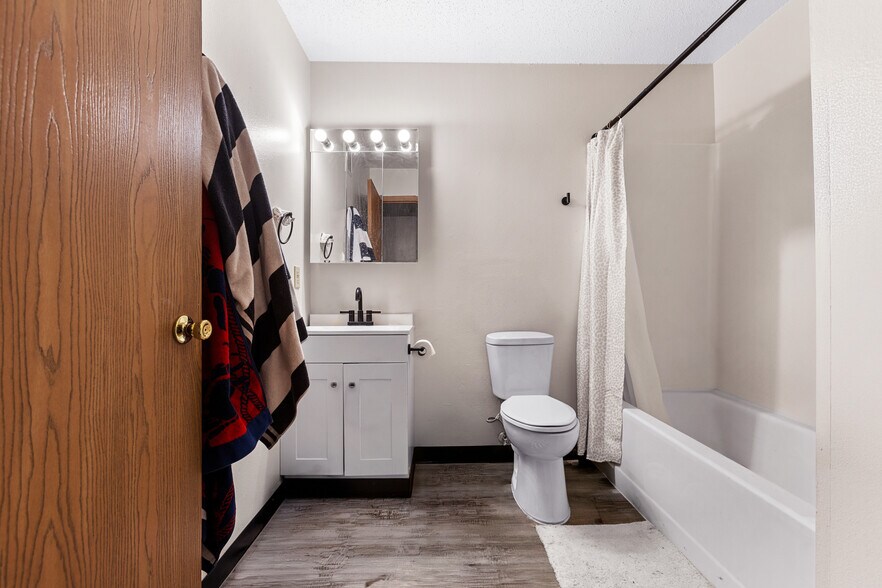 More Photos Of 200-208 E 39th St, South Sioux City Apartments For Sale