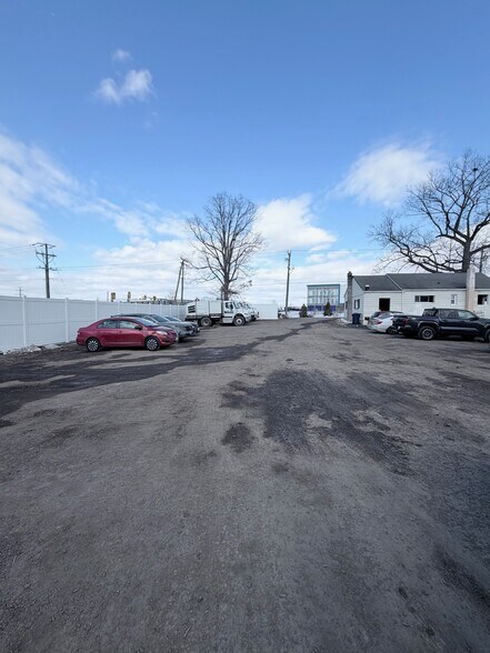 More Photos Of 25119-25137 Arcola Mills Dr, Sterling Land For Lease