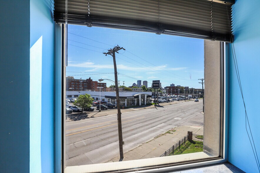 More Photos Of 184 Salem Ave, Dayton Office Residential For Lease