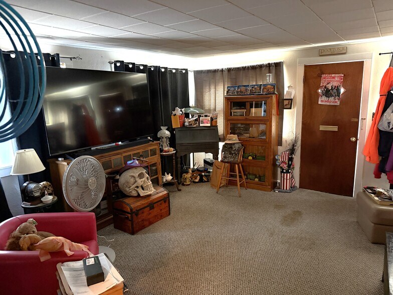 More Photos Of 918 Blackhawk Blvd, South Beloit Multifamily For Sale