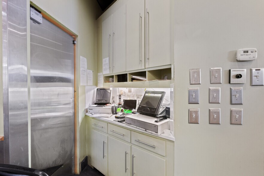 More Photos Of 102 Clinton Center Dr, Clinton Restaurant For Sale