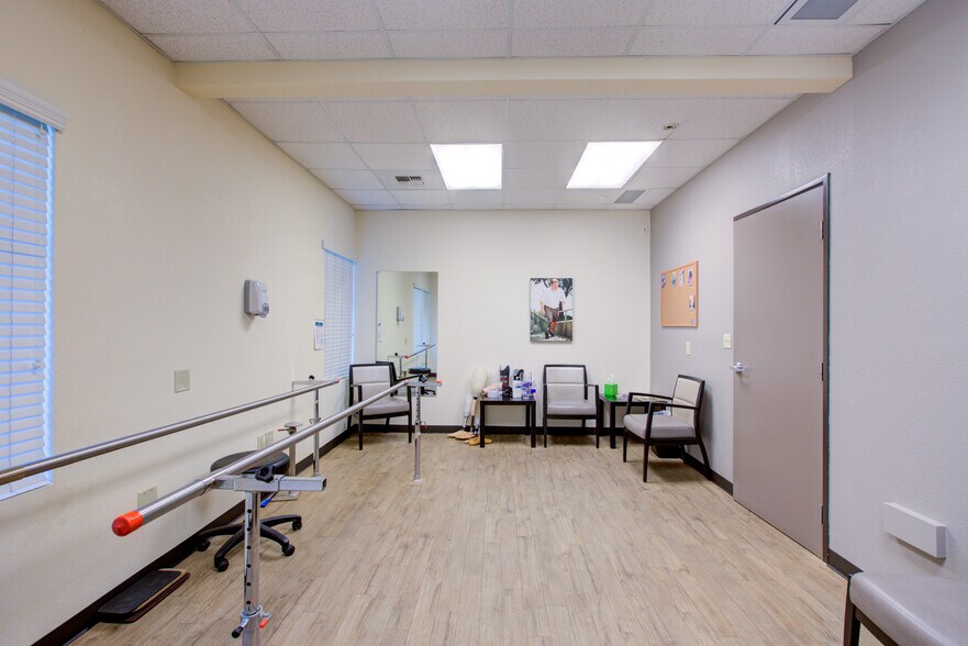 More Photos Of 2020 Colorado Ave, Turlock Office For Sale