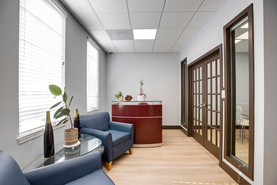 More Photos Of 7008 Little River Tpke, Annandale Medical For Sale