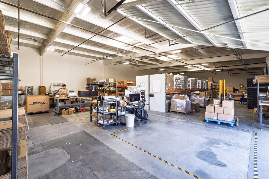 More Photos Of 3400 Susan St, Santa Ana Manufacturing For Lease