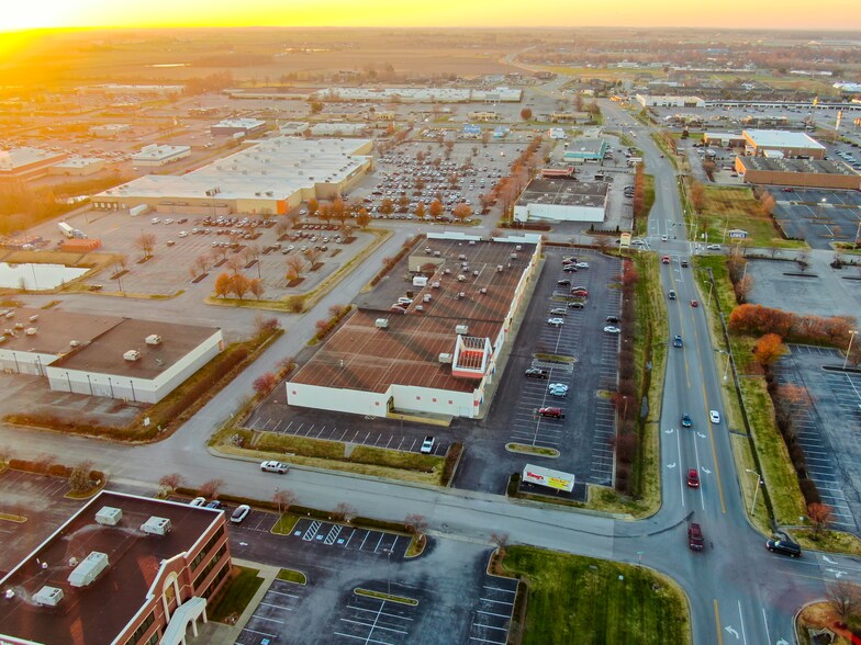 More Photos Of 410 Southtown Blvd, Owensboro Storefront For Lease