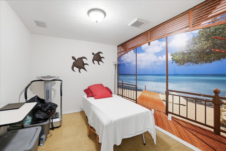 More Photos Of 198 W Marydale Ave, Soldotna Medical For Sale