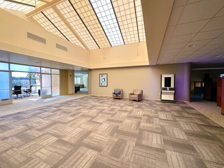 More Photos Of 5121 Skyline Village Loop S, Salem Medical For Sale