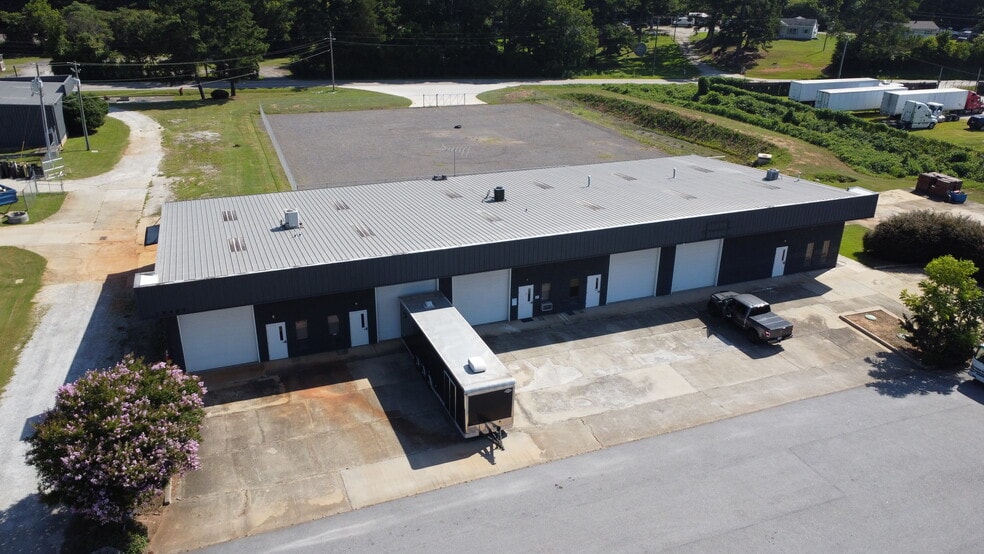 More Photos Of 10371 Old Atlanta Hwy, Covington Unknown For Lease