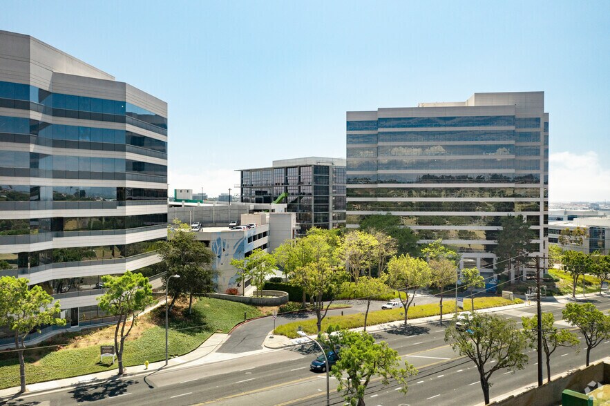 Primary Photo Of 600 Corporate Pointe, Culver City Office For Lease