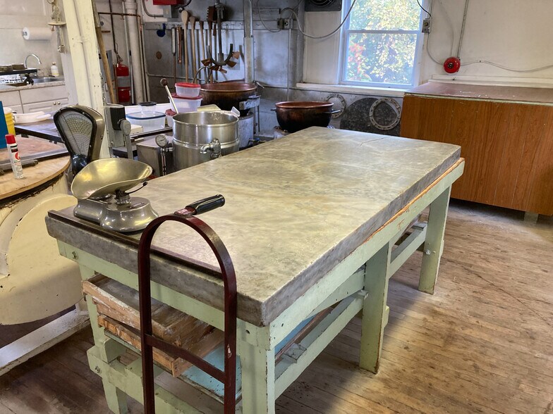 More Photos Of 1238 Lost Nation Rd, Willoughby Storefront For Sale