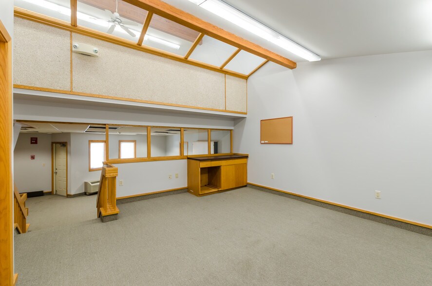 More Photos Of 40-60 Beechwood Dr, North Andover Loft Creative Space For Lease