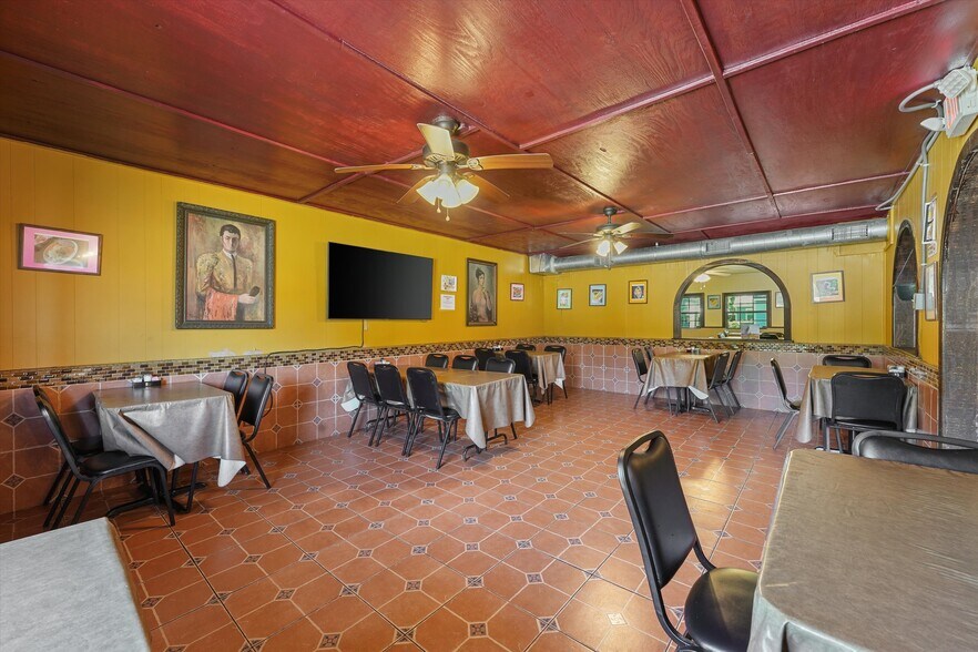 More Photos Of 9302 Highway 6, Hitchcock Restaurant For Sale