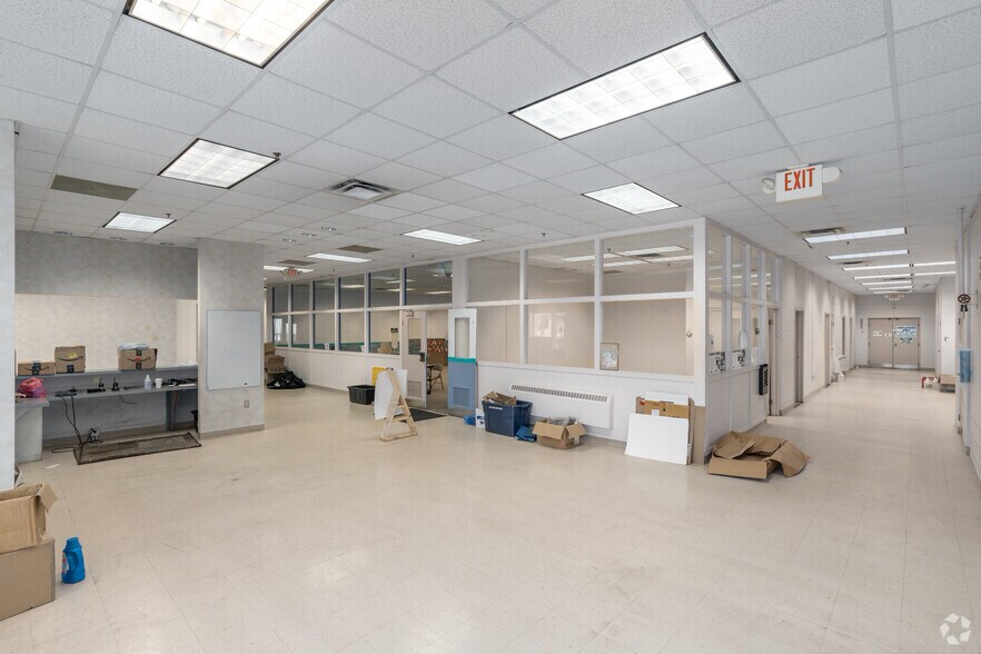 More Photos Of 1000 N South Rd, Scranton Warehouse For Lease