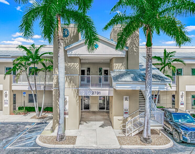 More Photos Of 2731 Vista Pky, West Palm Beach Showroom For Lease