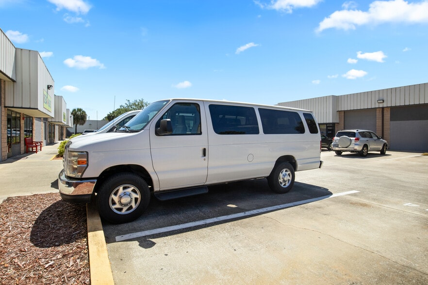 More Photos Of 1535 N Cogswell St, Rockledge Warehouse For Lease