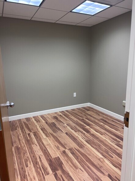 More Photos Of 7610 Carroll Ave, Takoma Park Medical For Lease