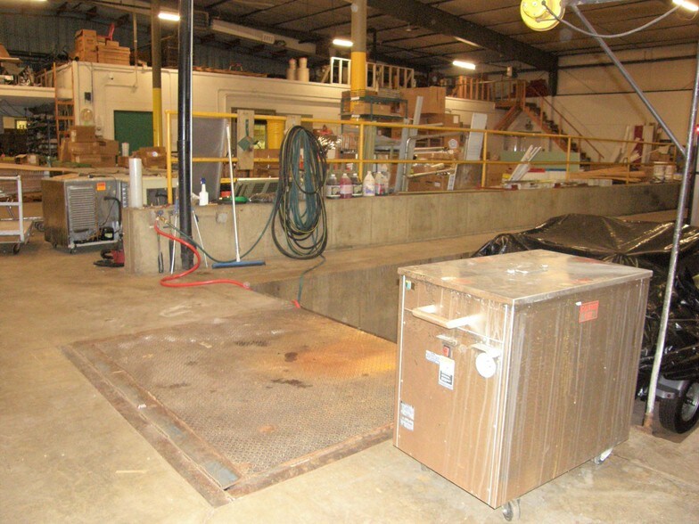 More Photos Of 2112 Industrial Dr, Niles Manufacturing For Sale