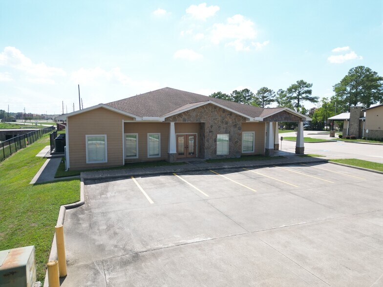 More Photos Of 4 Bayoubrandt Dr, Beaumont Medical For Sale